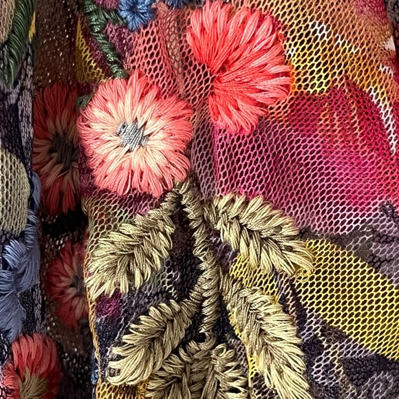 NWT Johnny Was Locust Mesh Blouse Embroidered Floral Garden Top Shirt Size Large - Picture 5 of 16